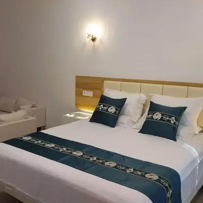 Lily holiday hotel