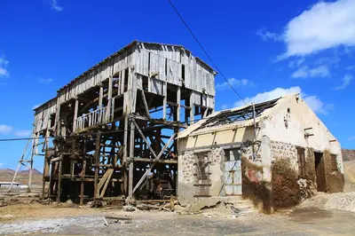 an old building in the middle of the desert at Tity Apartments T1 - Perfect Stay on your Holiday in Santa Maria