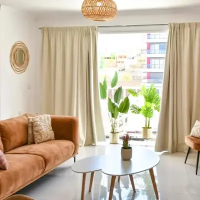 Gorgeous 3-bdr apt - 1-min laginha beach - LCGR