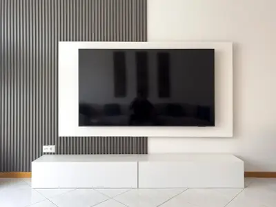 a television on a wall in a room at 3 bdr cozy apt, Exterior POOL , Cidadela - LCGR in Praia