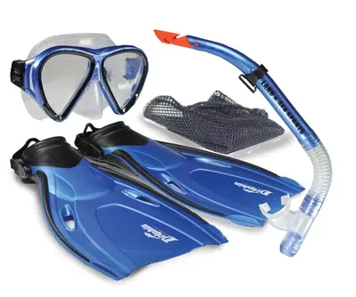 a pair of goggles and a snowmobile at Cantinho C - Alojamento Complementar in Praia