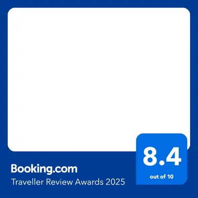 a screenshot of a cell phone with a travel review avatar at Cubico Tota in Praia