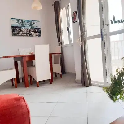 App Raffaele Estoril Beach Free Wifi & AC a step away from the sea