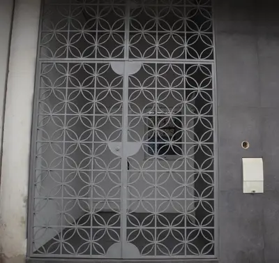 a metal door with a geometric pattern on it at Urban Sal Loft in Espargos