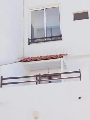 a room with a bench and a window at Vila Murdeira in Palha Verde