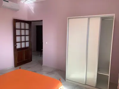 an empty room with a glass closet and a door at CA FILO in Espargos