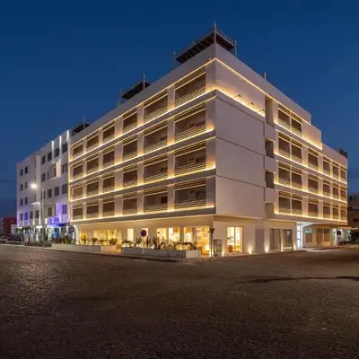 Oasis White Hotel